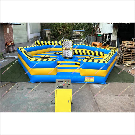 The Meltdown Inflatable Elimination Trampoline Wipeout Obstacle Course Near Me Toxic Meltdown Inflatable Game