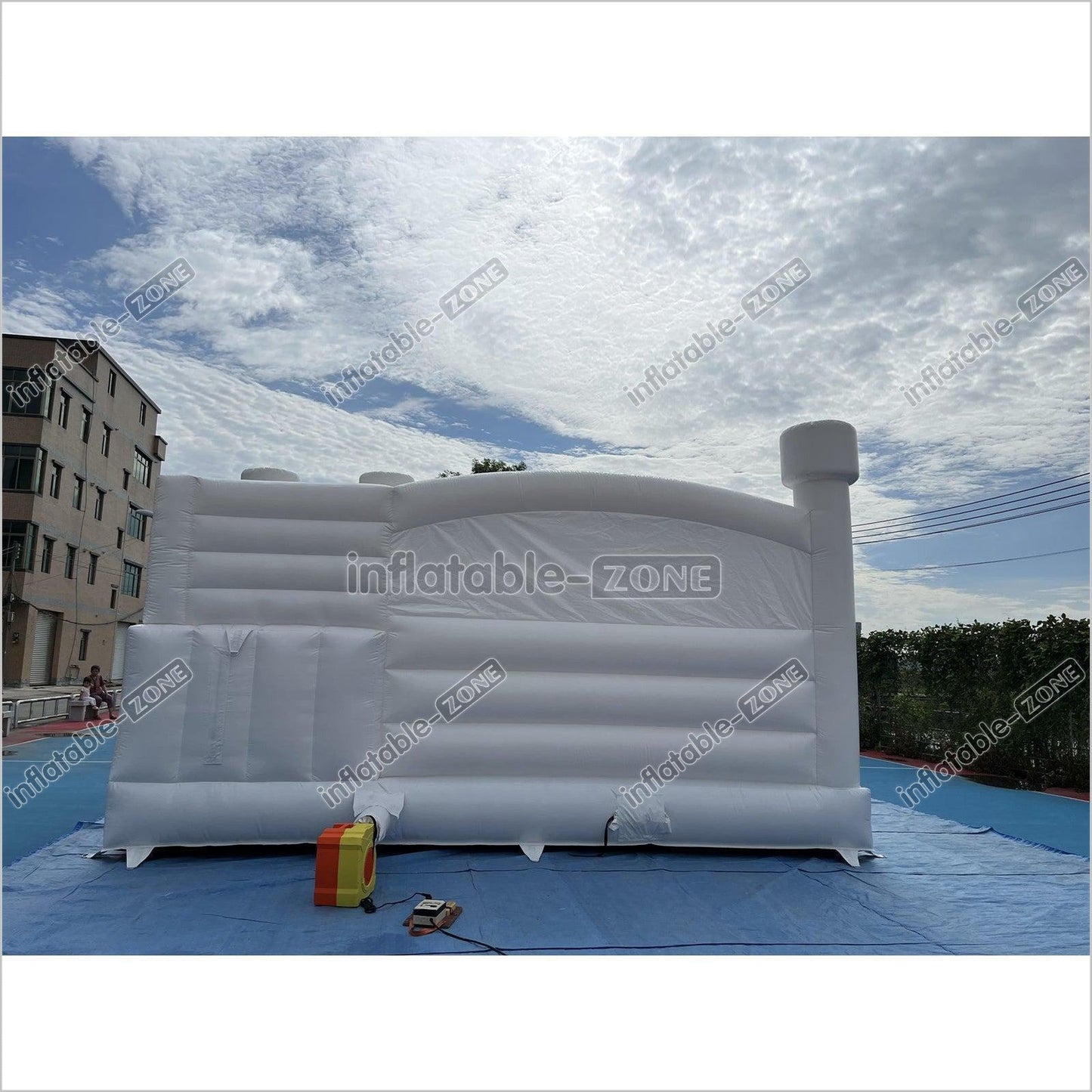 Inflatable White Bounce Castle With Slide Inflatable Water Balloon Pool Jumping House - Inflatable-Zone