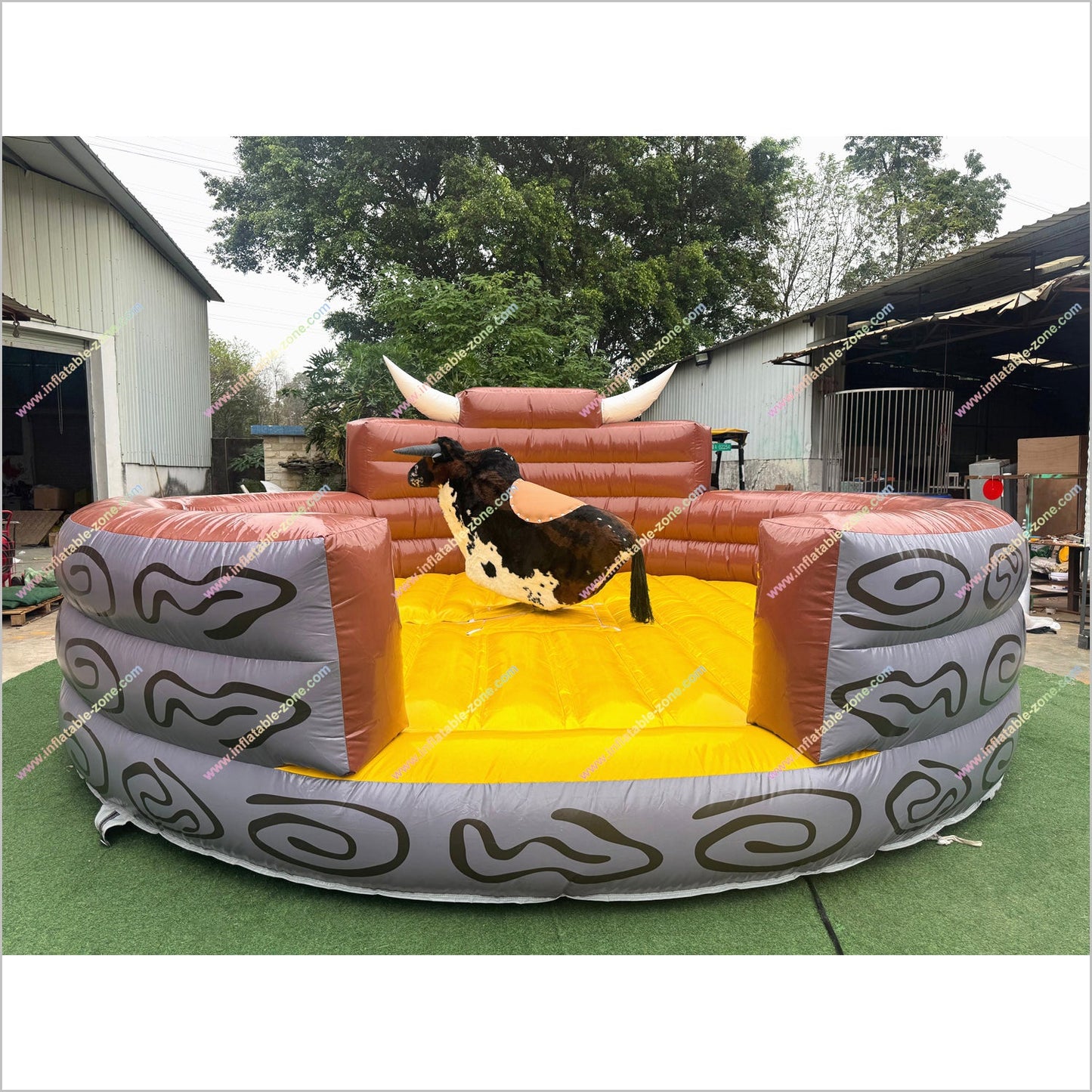 Amusement Park Ride Mechanical Bull Machine Wipeout Inflatable Rental Near Me Rodeo Bull For Sale